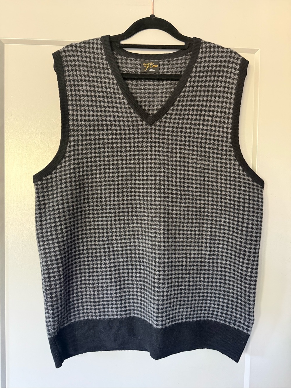 J. CREW Cashmere Houndstooth Jacquard Sweater Vest Black Charcoal Size Medium